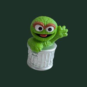 10/$25 Sesame Street 2013 Oscar the Grouch Hasbro Sesame Workshop Figure